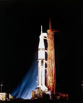 Saturn IB på affyringsrampe LC-34 tæt på Kennedy Space Center, 25 dage før opsendelsen af Apollo 7