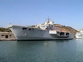 ITS San Giorgio (L9892) langs kaj i Malaga, Spanien