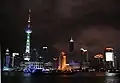 Oriental Pearl Tower om natten.