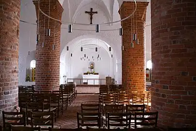 Thorsager Kirkes indre - kig til alter