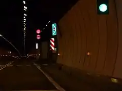 Tunnelrør med en vejbane i hver retning