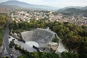 Amfiteatret i startbyen Vaison-la-Romaine.