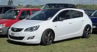 Til det britiske marked: Vauxhall Astra (her med sportsundervogn)