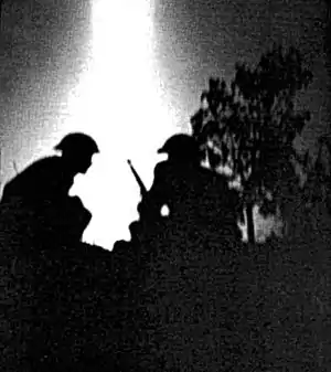 Canadiske soldater i nærheden af Fleury-sur-Orne i de tidlige timer den 25. juli 1944.