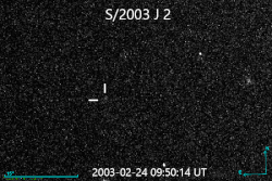 Animation af billeder fra opdagelsen af S/2003 J2