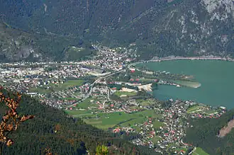 Ebensee set fra Eibenberg med Traunsee til højre