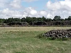 Ringmuren på Gråborg set indefra.