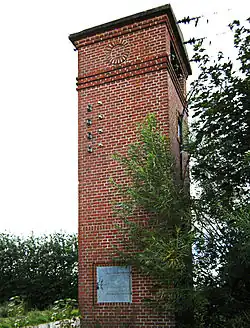 Transformatortårn ved Jelling; tårnet er i brug.