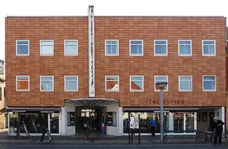 Facade på Musikhuzet Bornholm på Store Torv i Rønne, beklædt med Hasle klinker