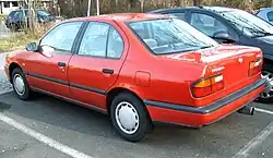 Nissan Primera sedan (1990−1995)