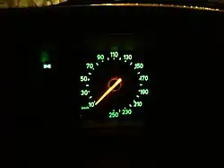 Kombiinstrument med aktiveret Black Panel