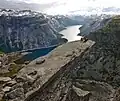 To personer på kanten af Trolltunga
