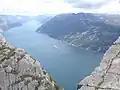 Udsigt fra Preikestolen indover Lysefjorden